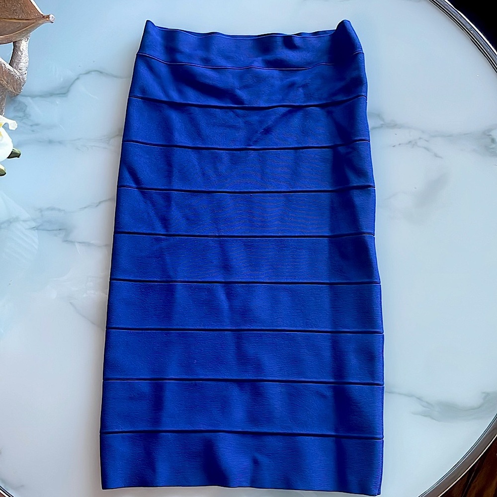 BCBG Bandage skirt size Small